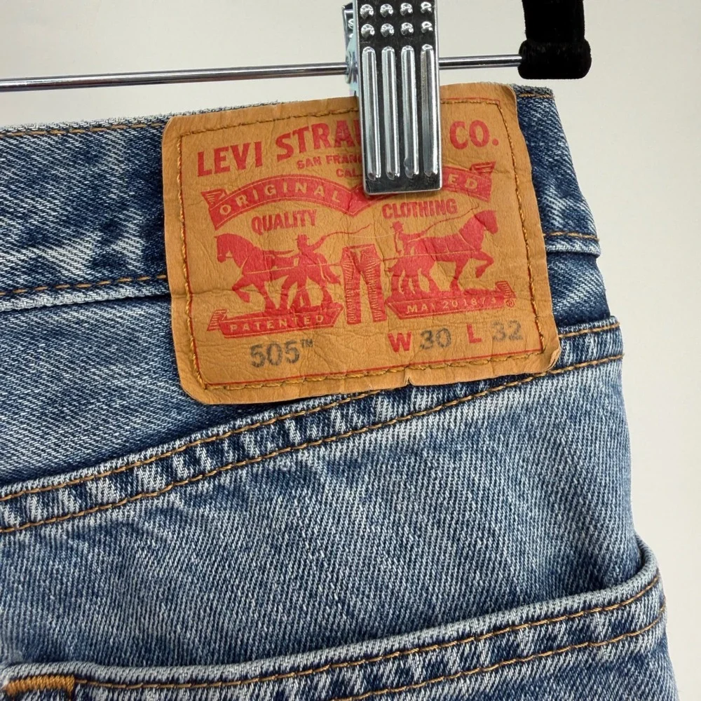 Levi's 505 Jeans 30x25 Cropped Straight Leg Light‎ Wash Red Tab Denim